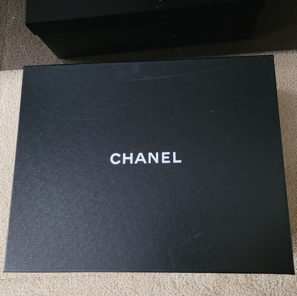 Chanel box